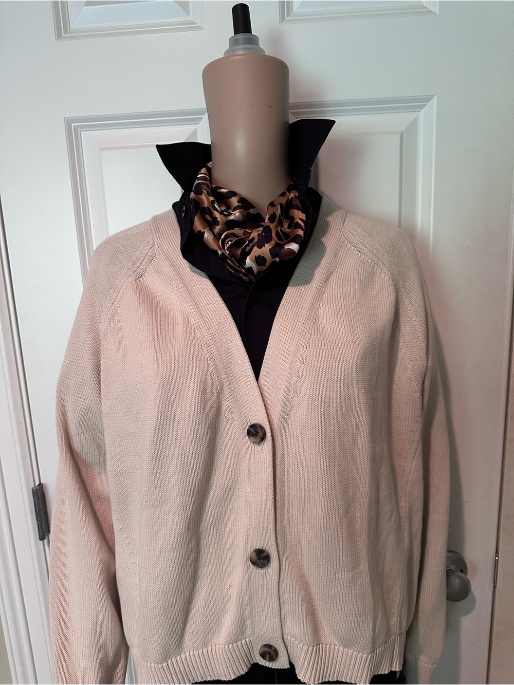 Women's Banana Republic Beige V-Neck Cardigan Sweater NWT Size L